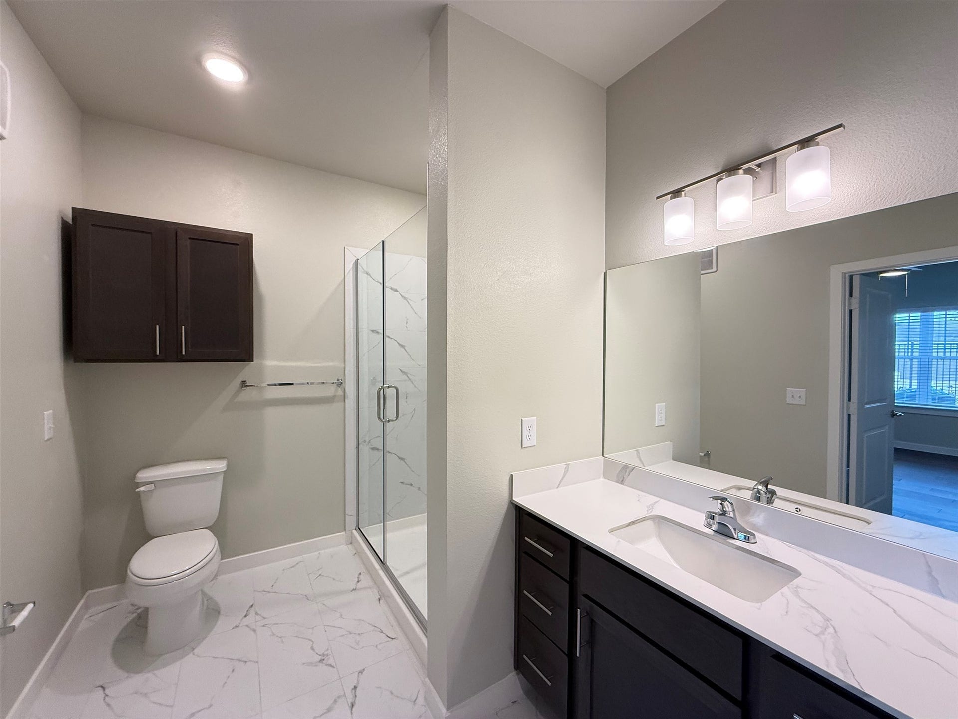 2102 Antoine Drive, #B1P6, Houston, TX 77055 PHOTOS ARE OF A VACANT UNIT OF THE SAME LAYOUT