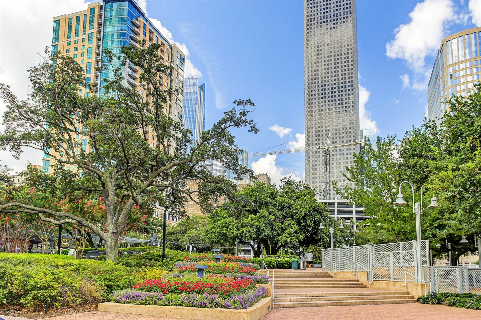 3608 Timberside Circle Drive, Houston, TX 77025 PATIO: A safe and inviting space for kids to play, thanks to gated access and minimal car traffic. Local children often enjoy outdoor play right out front.