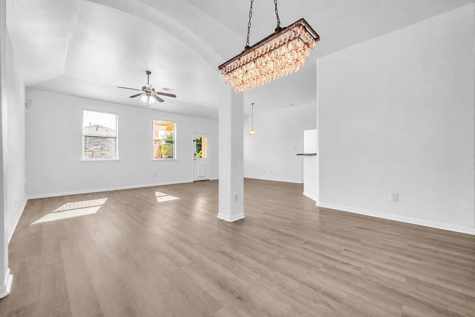 4707 Waukegan Road, Conroe, TX 77306 The unfurnished dining area provides a blank canvas, giving you the flexibility to choose your preferred furniture, dcor, and layout to suit your style.