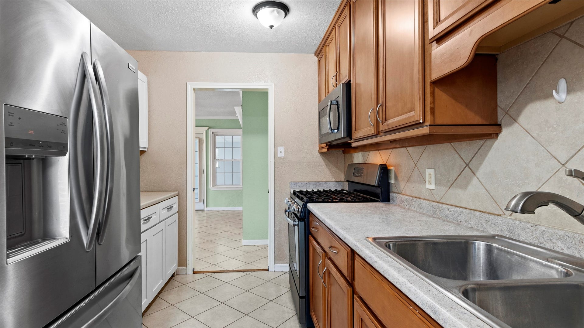 107 BONITA Avenue, Galveston, TX 77550