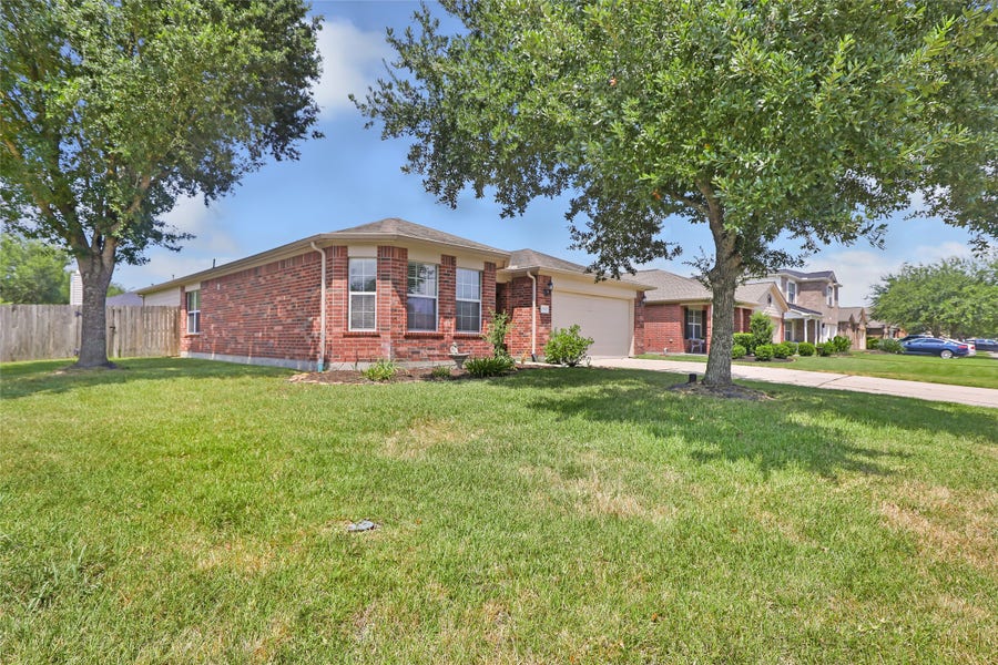Property photo for 2756 Woodspring Acres Drive, Houston, TX