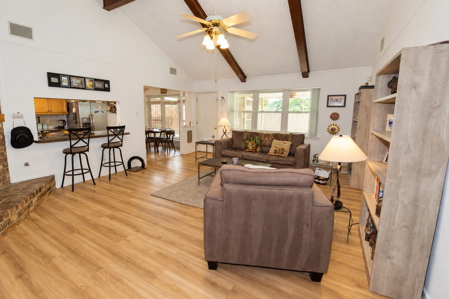 13767 Greywood Drive, Sugar Land, TX 77498 Alternate view of the living room