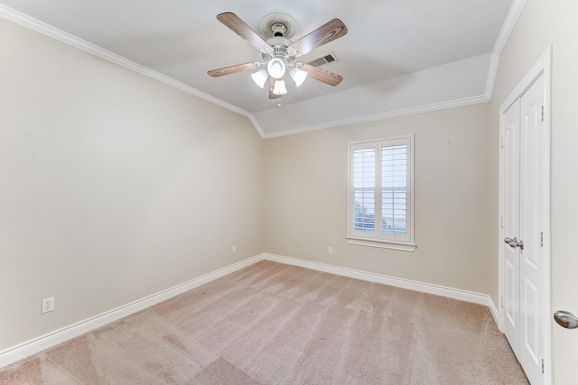 257 Palais Verde Road, Montgomery, TX 77356