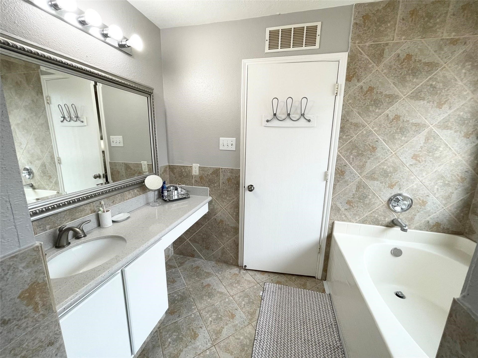 2014 Grand Park Drive, Missouri City, TX 77489 2014 Grand Park Drive, Missouri City, TX 77489