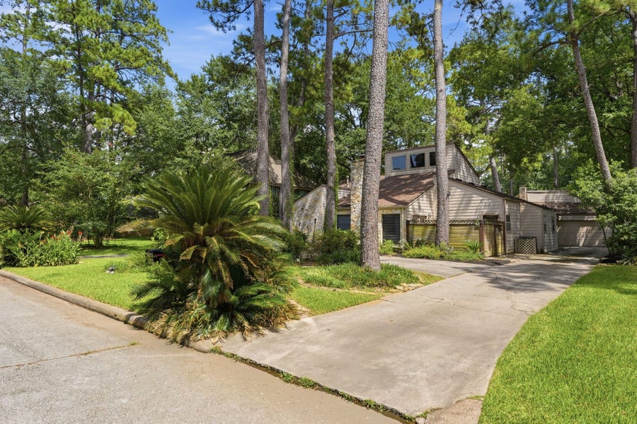 Property photo for 6611 Rippling Hollow Drive, Spring, TX