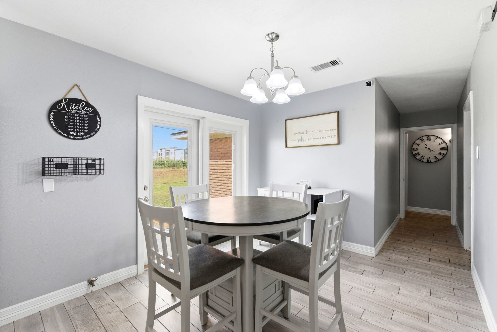 2405 Hillshire Drive, Deer Park, TX 77536 Another view of the breakfast area.