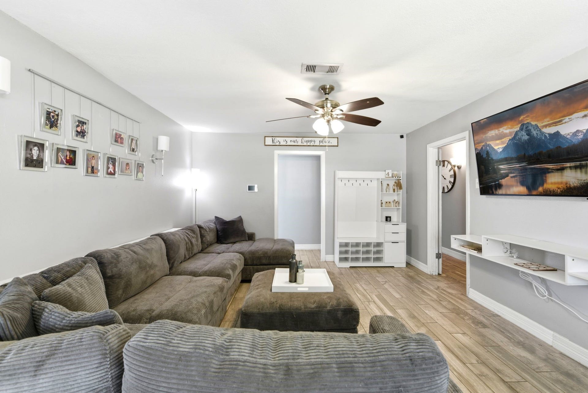 2405 Hillshire Drive, Deer Park, TX 77536 A view of the living room from the front entry.