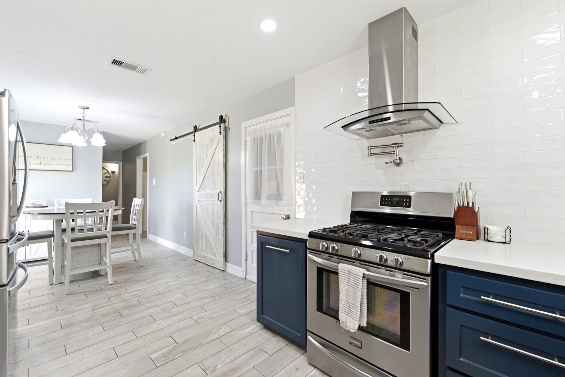 2405 Hillshire Drive, Deer Park, TX 77536 Another view of the kitchen.