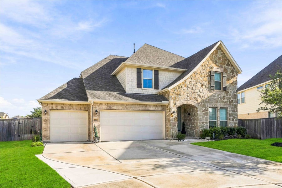 Property photo for 7703 Willow Forest Lane, Richmond, TX
