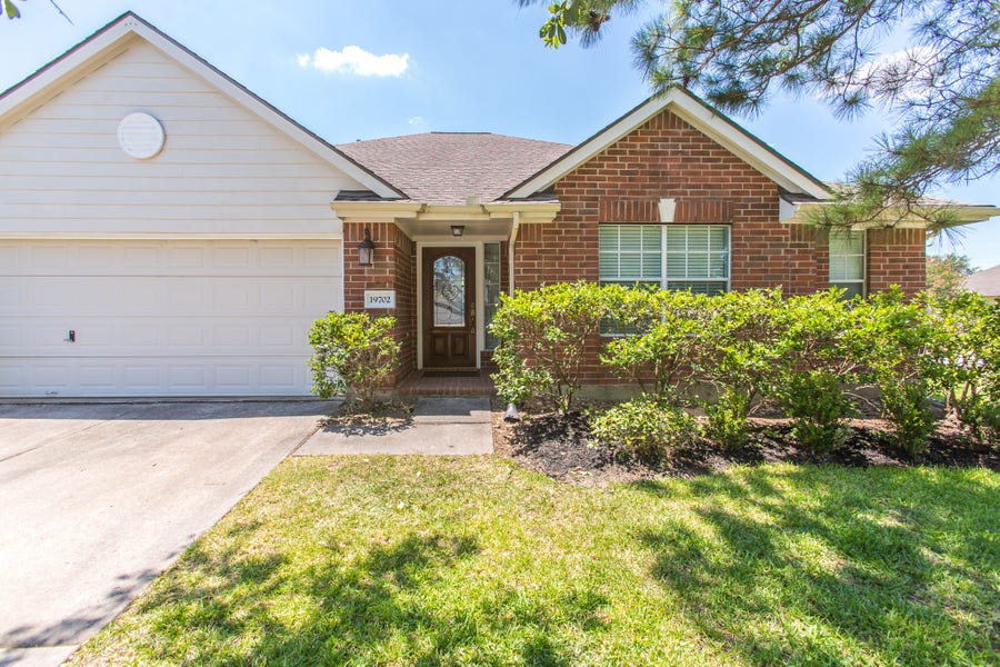 Property photo for 19702 Fawns Crossing Drive, Tomball, TX