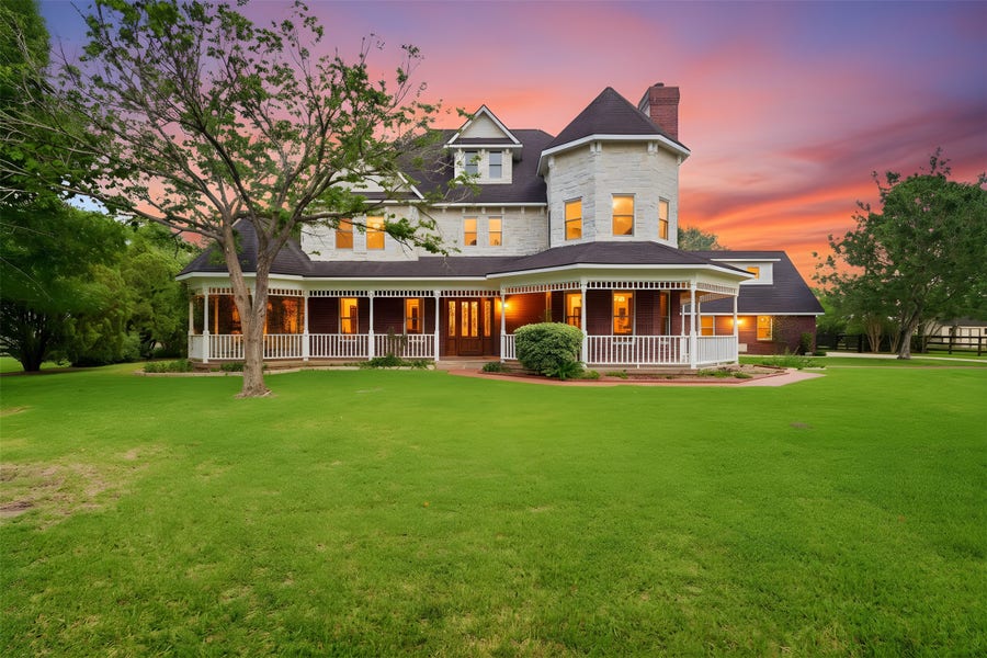 Property photo for 1301 W Viejo Drive, Friendswood, TX