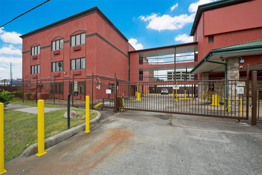 Property photo for 1025 Swanson Street, #208, Houston, TX