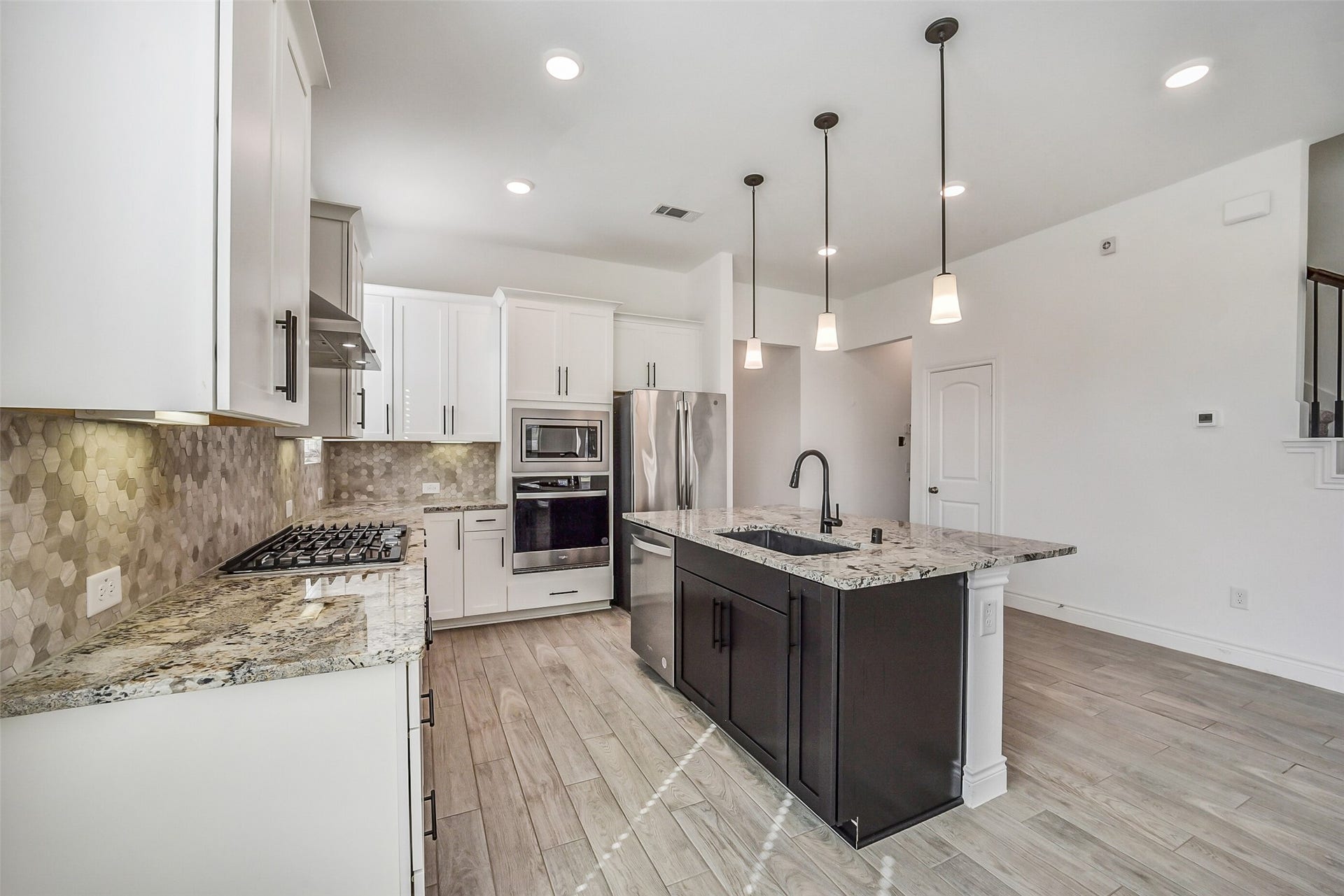 7106 Bur Oak Bend Way, Katy, TX 77493 7106 Bur Oak Bend Way, Katy, TX 77493