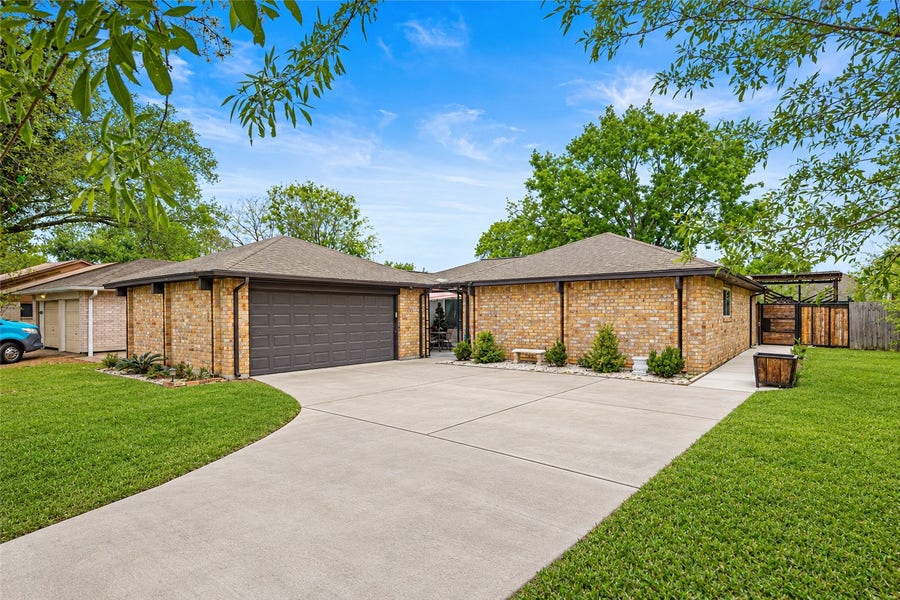 Property photo for 19634 Southaven Drive, Houston, TX
