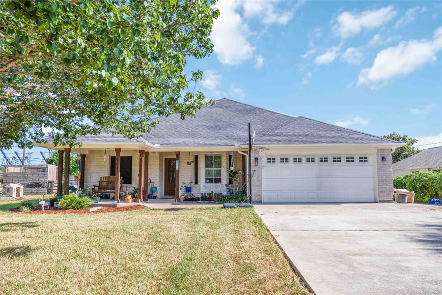 Property photo for 507 Shore Acres Boulevard, La Porte, TX