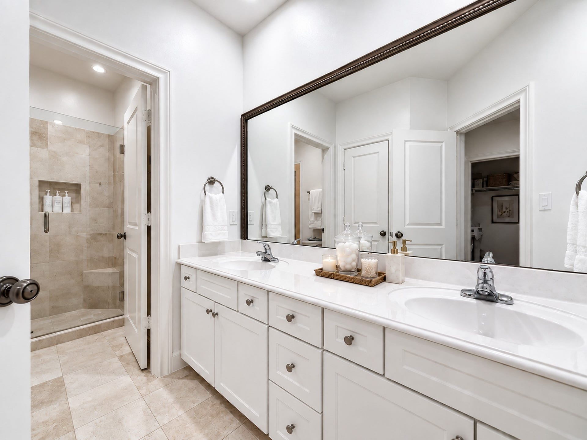 54 Riva Row, The Woodlands, TX 77380 Secondary Bathroom