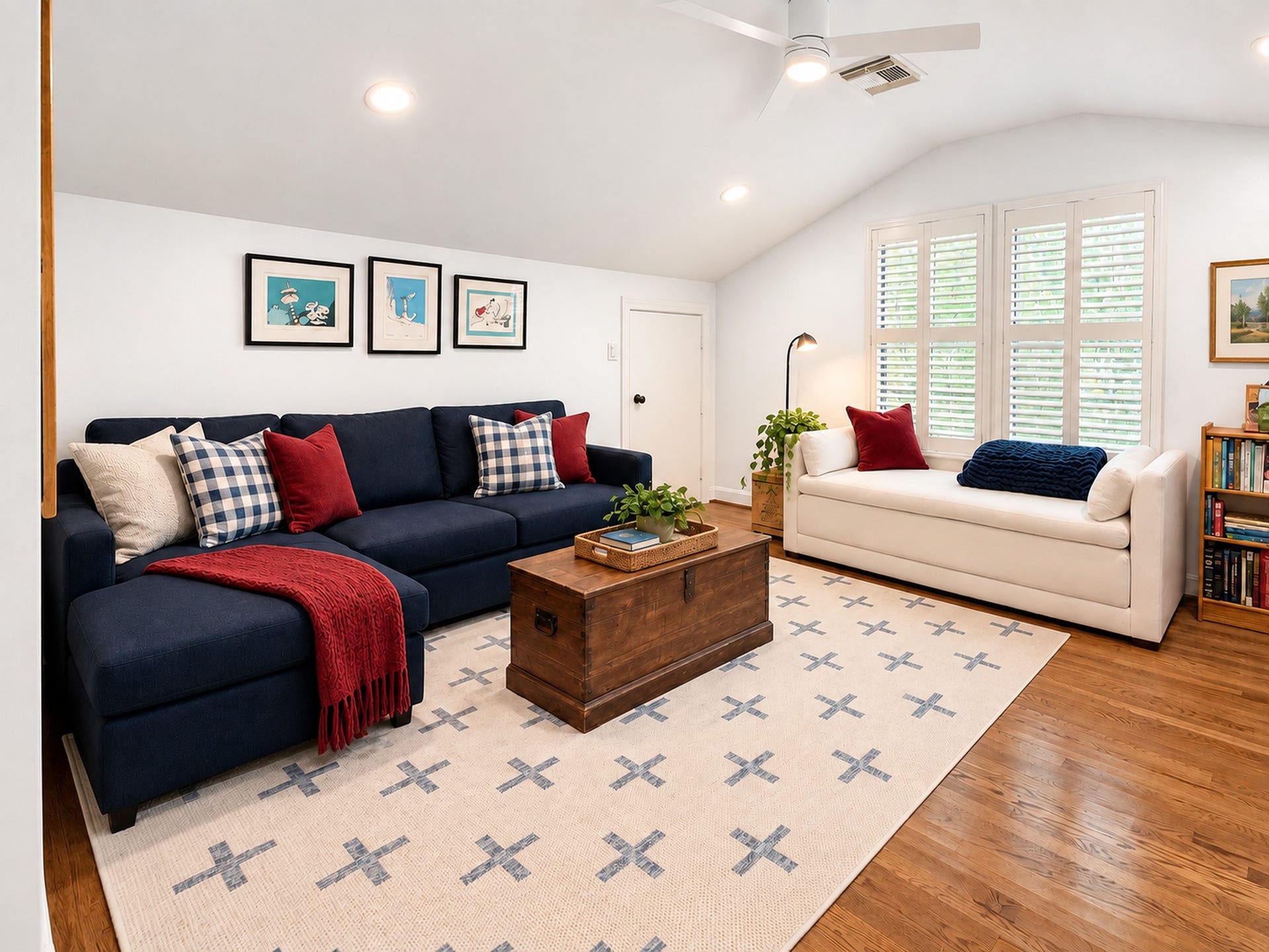 54 Riva Row, The Woodlands, TX 77380 This room would also make an amazing 4th bedroom, home office or gym.