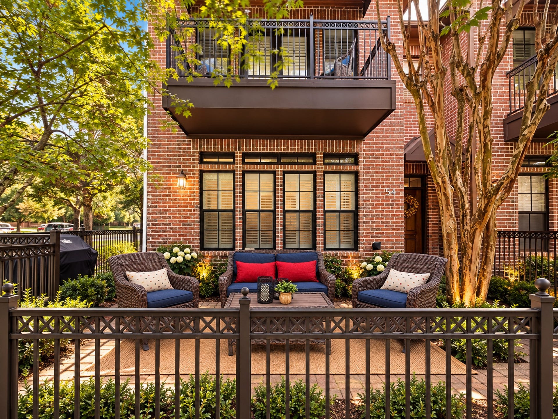54 Riva Row, The Woodlands, TX 77380 Oversized corner unit with extra natural lighting and a private side patio.