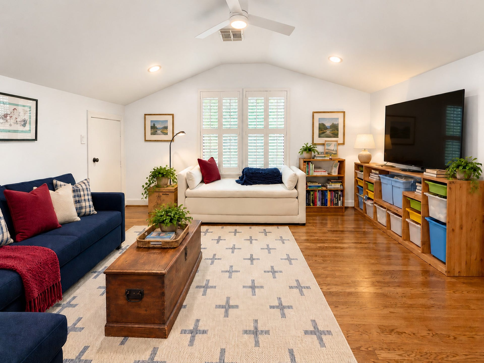 54 Riva Row, The Woodlands, TX 77380 The 3rd floor can be used as a bedroom or can function as anything you may want it to be. Complete with a full bathroom.