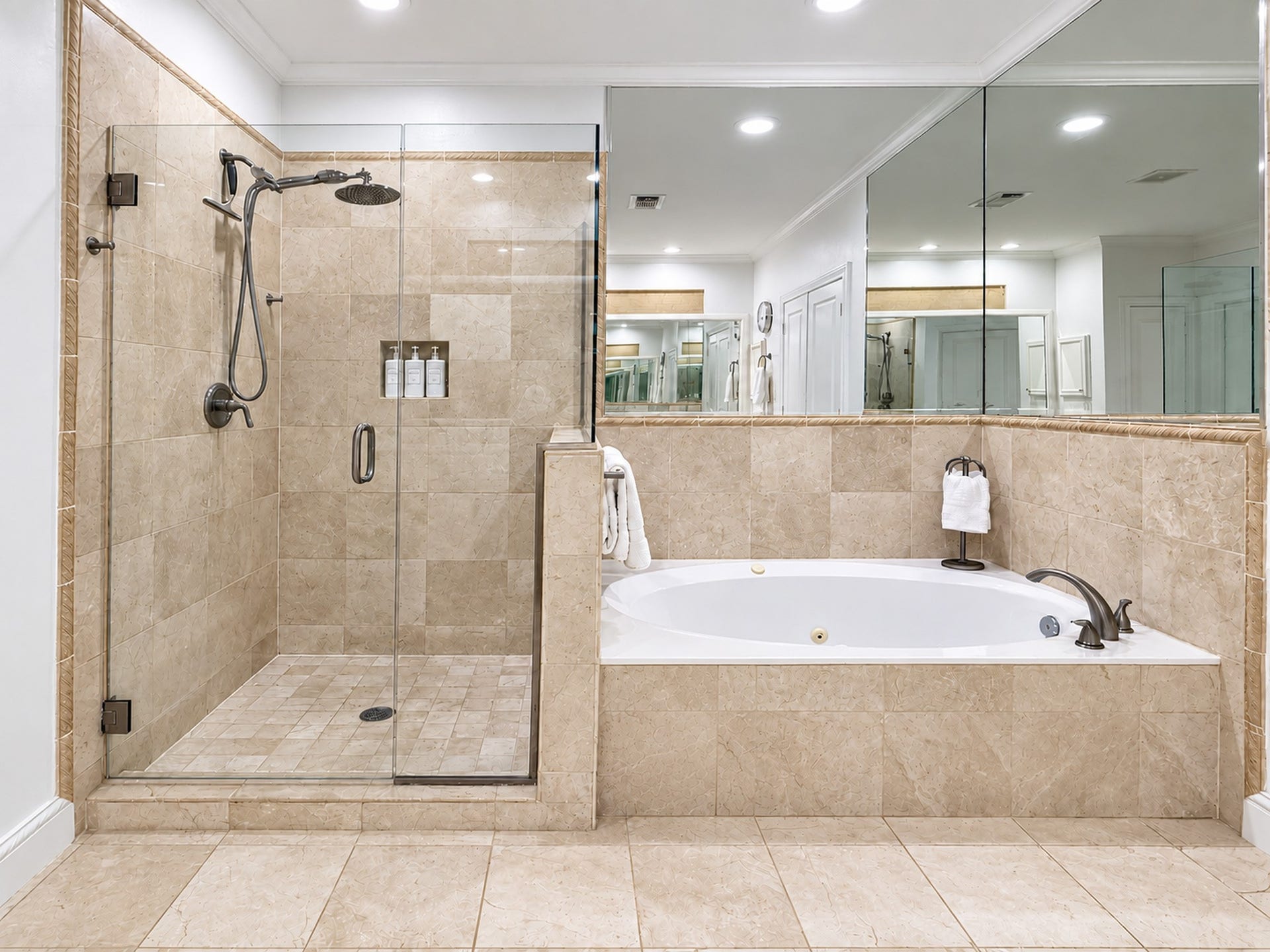 54 Riva Row, The Woodlands, TX 77380 Spa-like shower and soaking tub