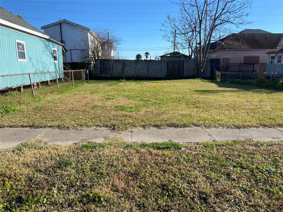 Property photo for 3919 Winnie Street, Galveston, TX