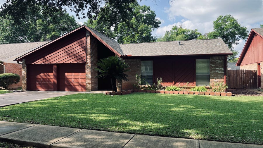 Property photo for 3115 Jenny Drive, Sugar Land, TX