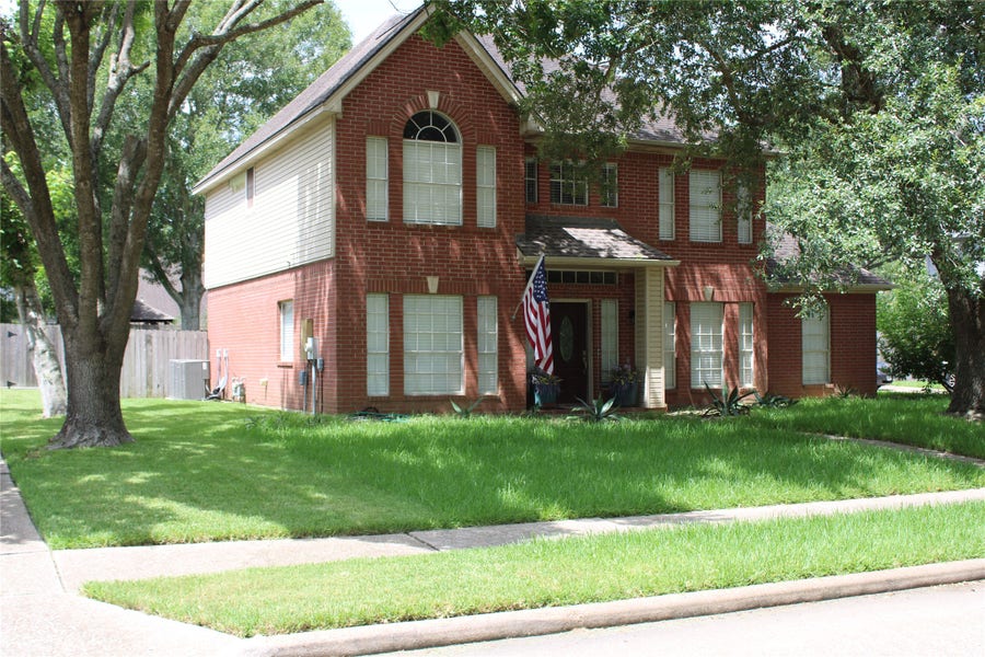 Property photo for 1704 Falcon Ridge Boulevard, Friendswood, TX