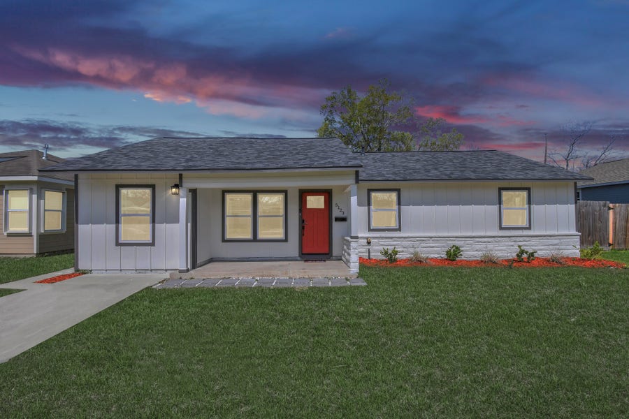 Property photo for 5123 Dewberry Street, Houston, TX