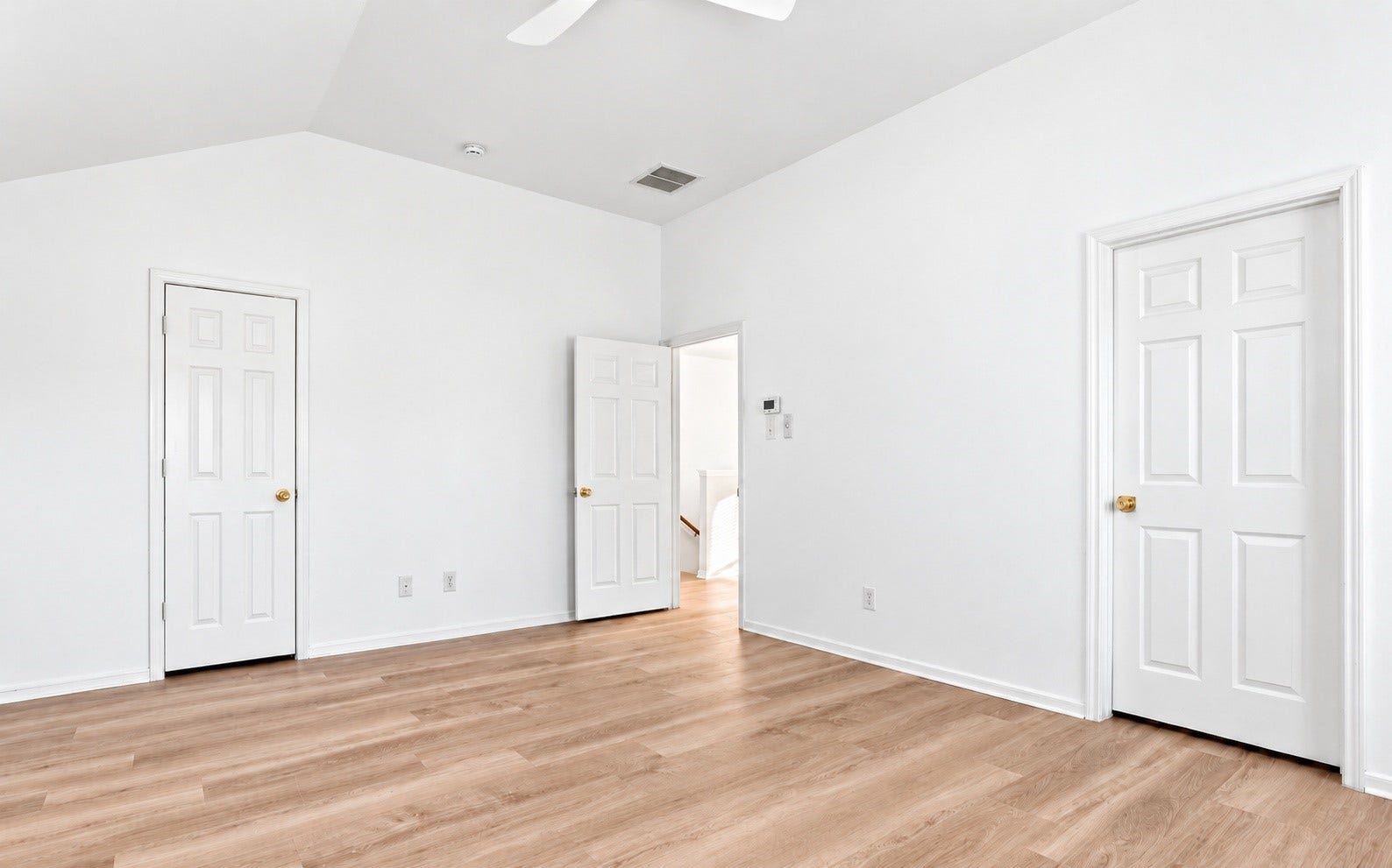 16111 Wisteria Hill Street, Houston, TX 77073 Another angle of the primary bedroom!