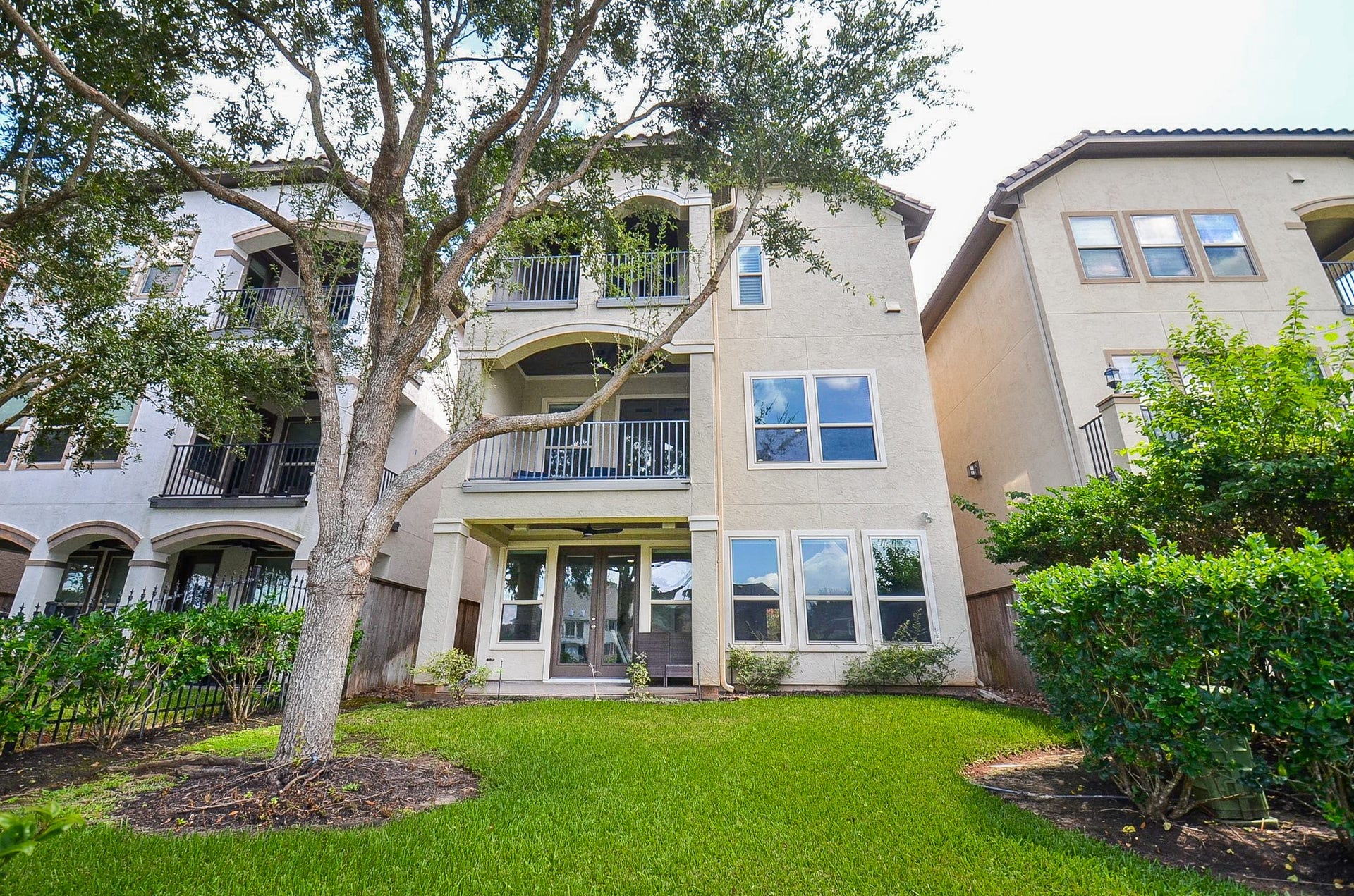 1122 Old Oyster Trail, Sugar Land, TX 77478