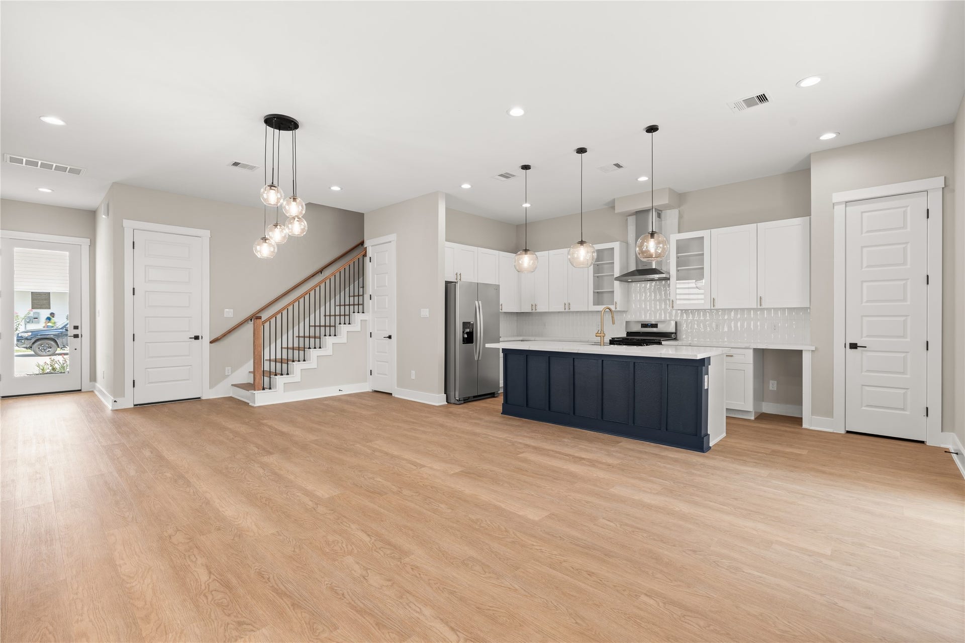 5925 Wheatley Lane, Houston, TX 77091
