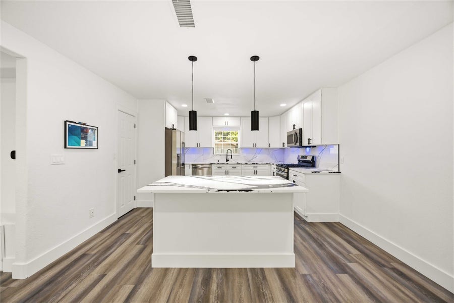 Property photo for 1530 15th Avenue N, Texas City, TX