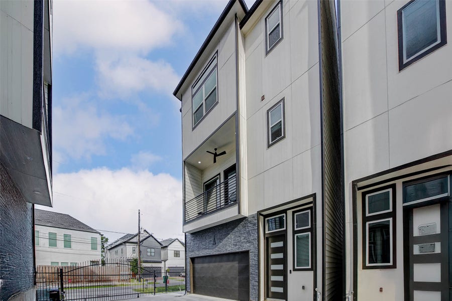 Property photo for 1913 Hoskins Drive, #J, Houston, TX
