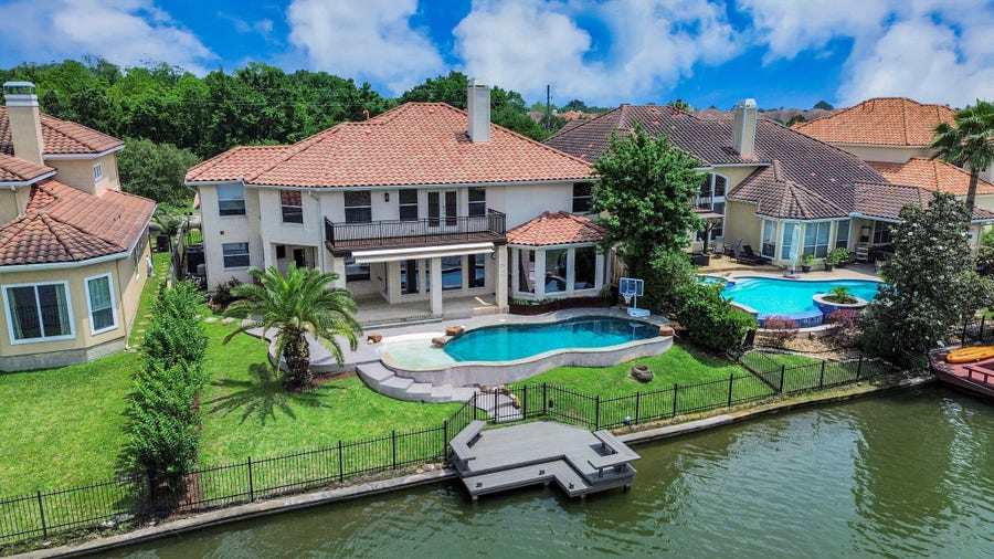 Property photo for 1014 Harbour Sands Drive, Houston, TX