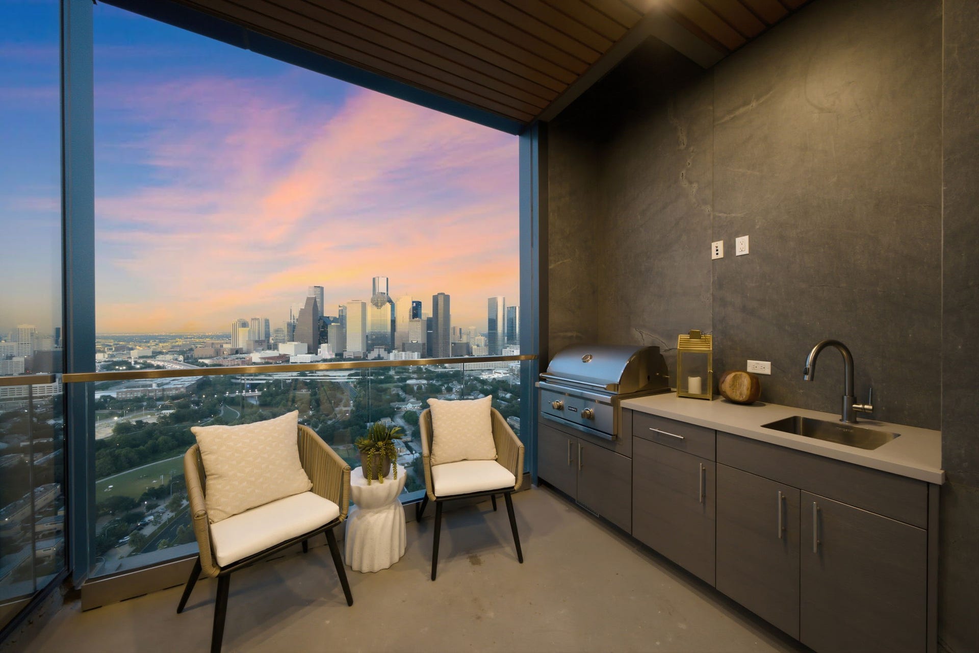 Morning coffee, evening cocktails, and unforgettable sunsets overlooking Downtown Houston from your private outdoor retreat.