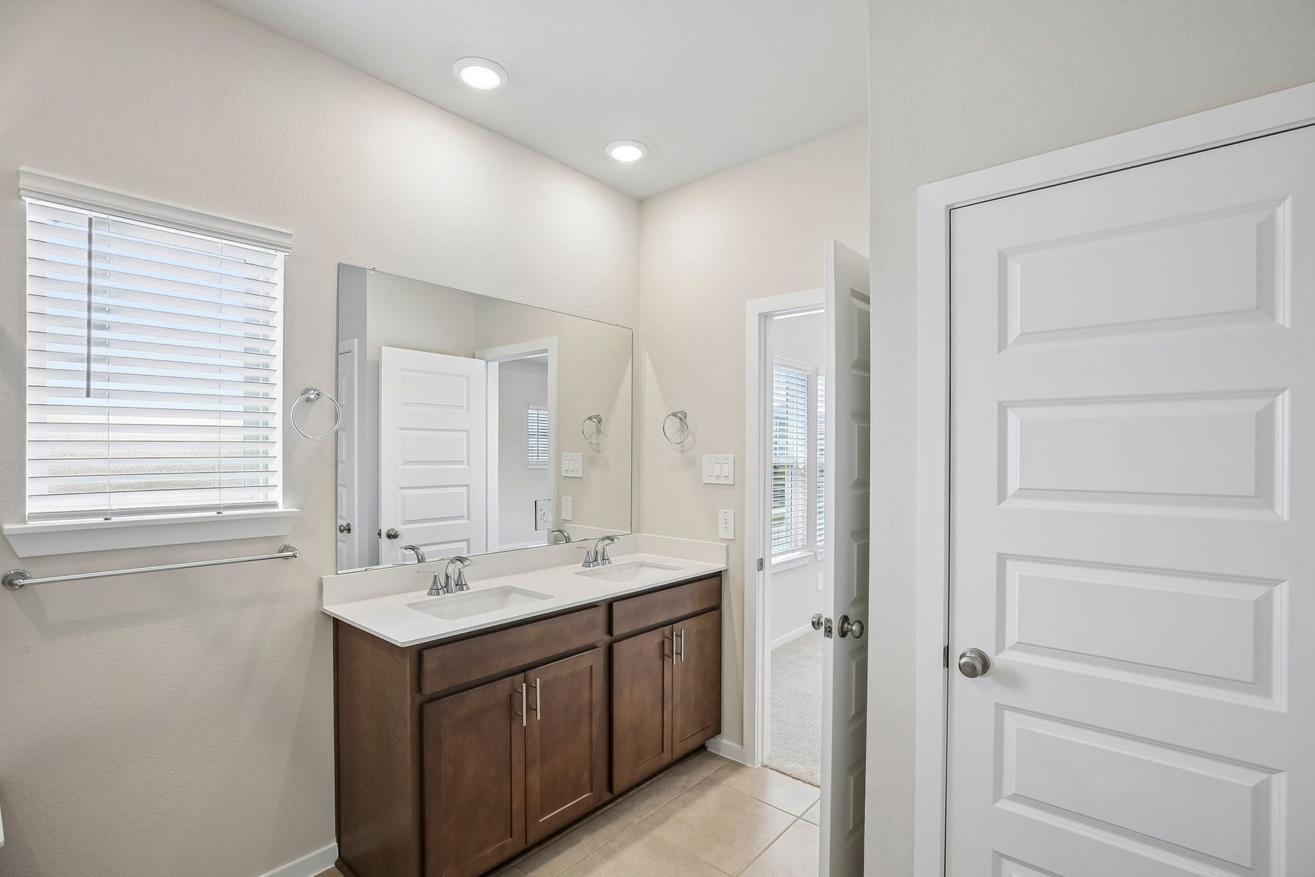 Photo is not of the actual home, but is an inspirational photo of the builder's model and may depict options, furnishings, and/or decorator features that are not included.