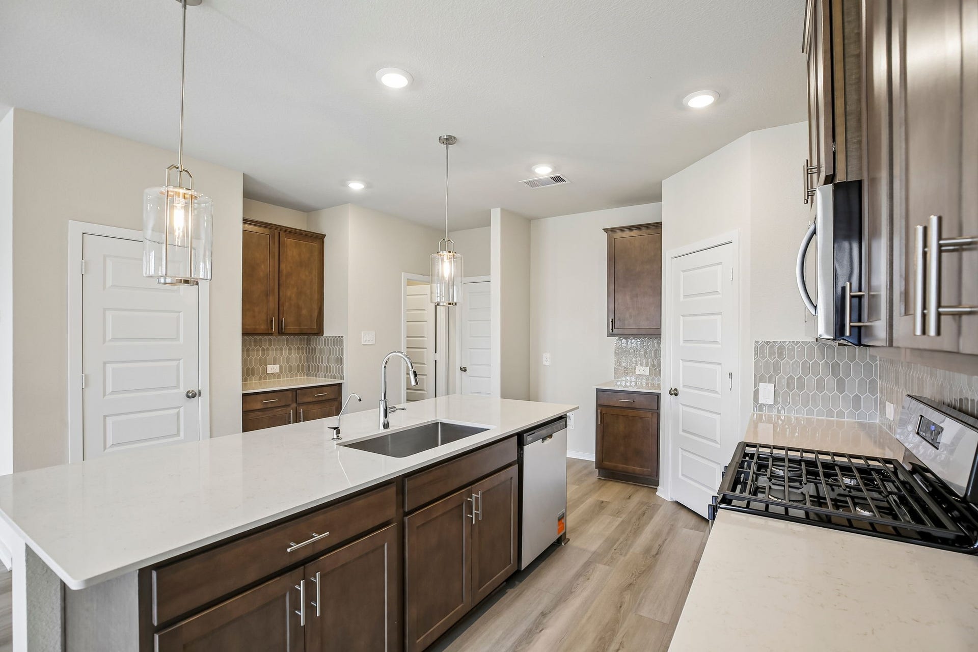 Photo is not of the actual home, but is an inspirational photo of the builder's model and may depict options, furnishings, and/or decorator features that are not included.