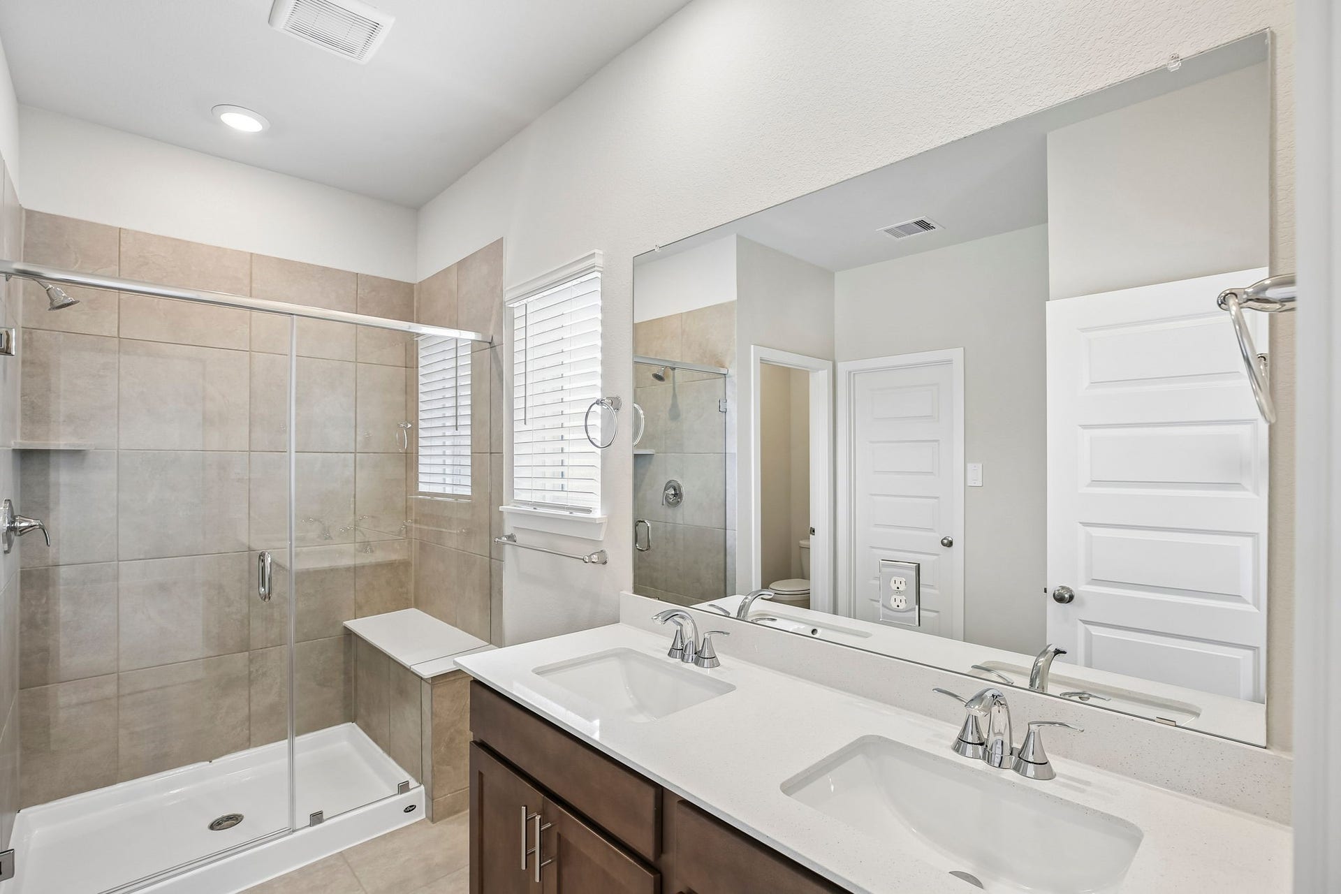 Photo is not of the actual home, but is an inspirational photo of the builder's model and may depict options, furnishings, and/or decorator features that are not included.