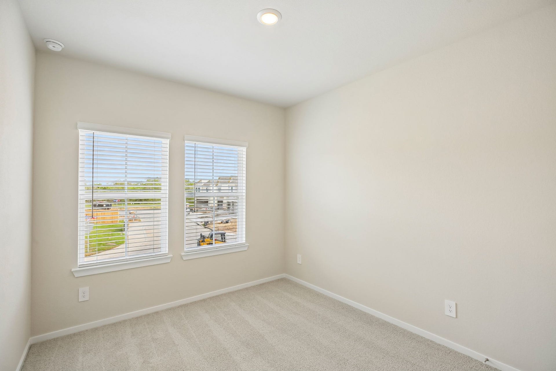 Photo is not of the actual home, but is an inspirational photo of the builder's model and may depict options, furnishings, and/or decorator features that are not included.