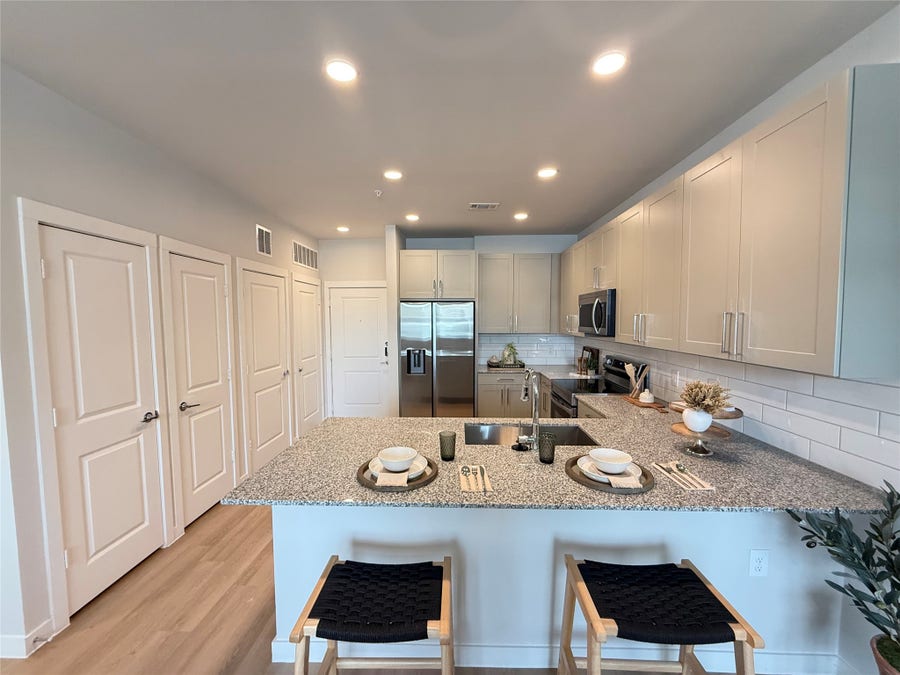 Property photo for 1610 Campbell Rd, #B1, Houston, TX