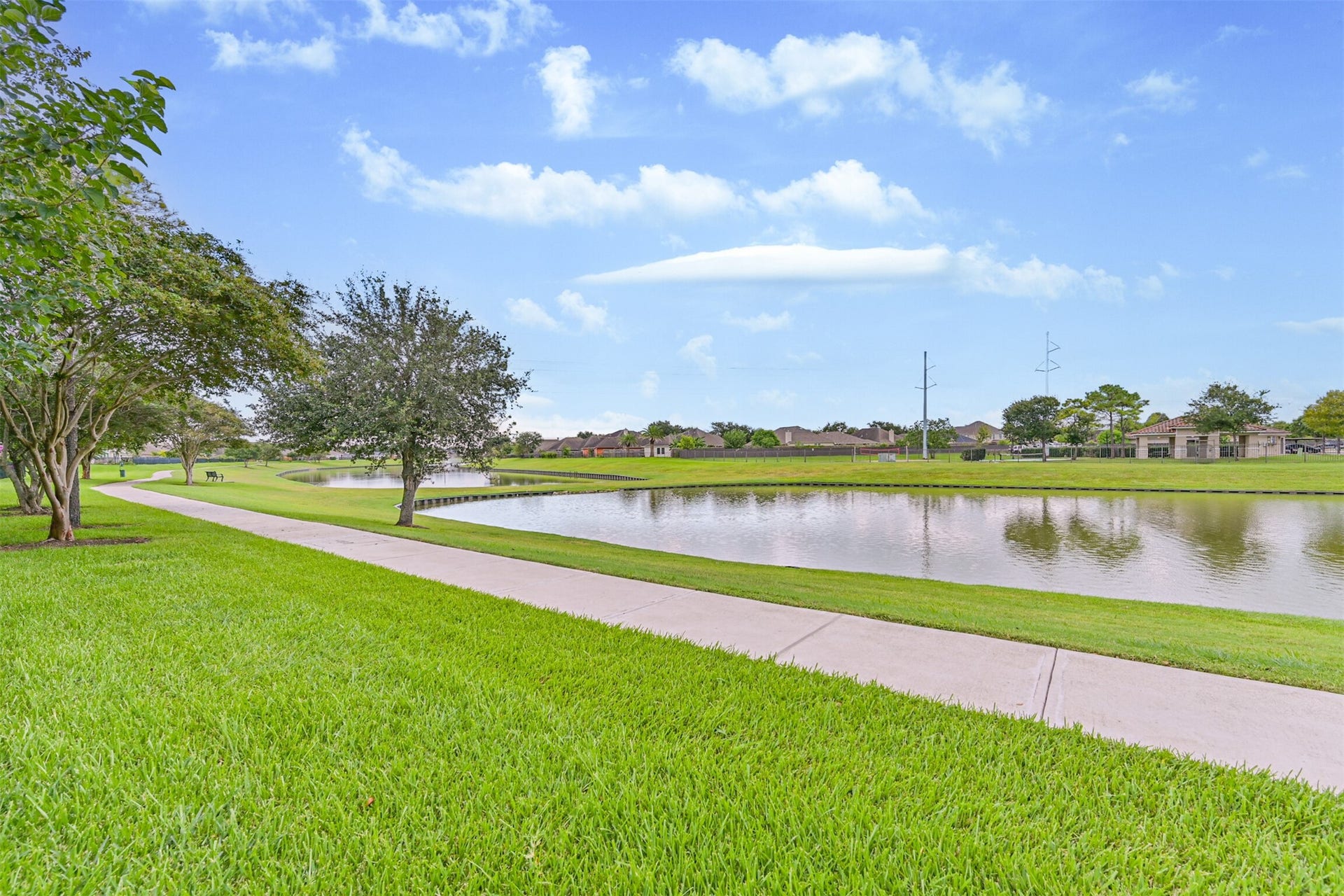 880 Shoal Pointe Lane, League City, TX 77573 880 Shoal Pointe Lane, League City, TX 77573