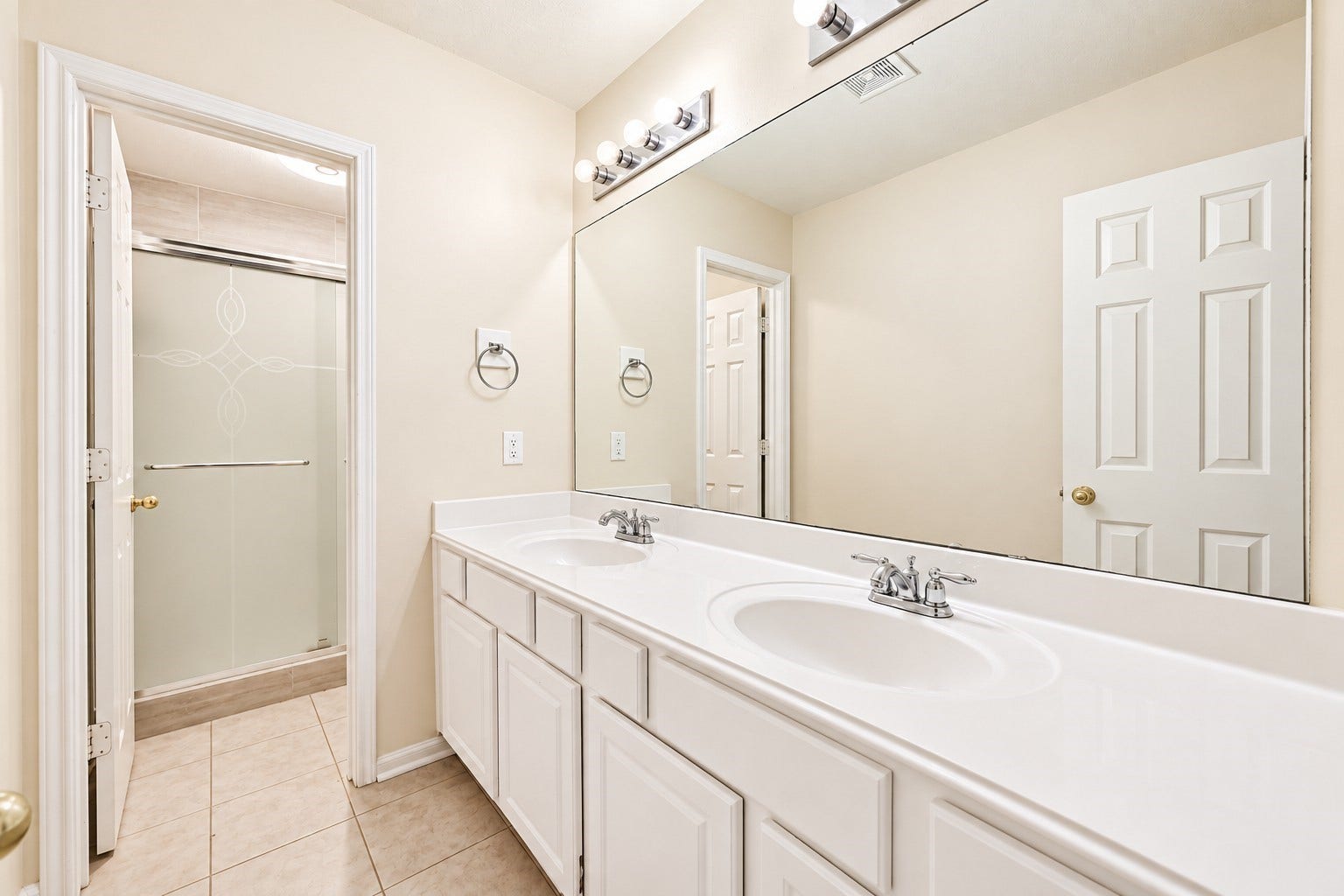 880 Shoal Pointe Lane, League City, TX 77573 880 Shoal Pointe Lane, League City, TX 77573