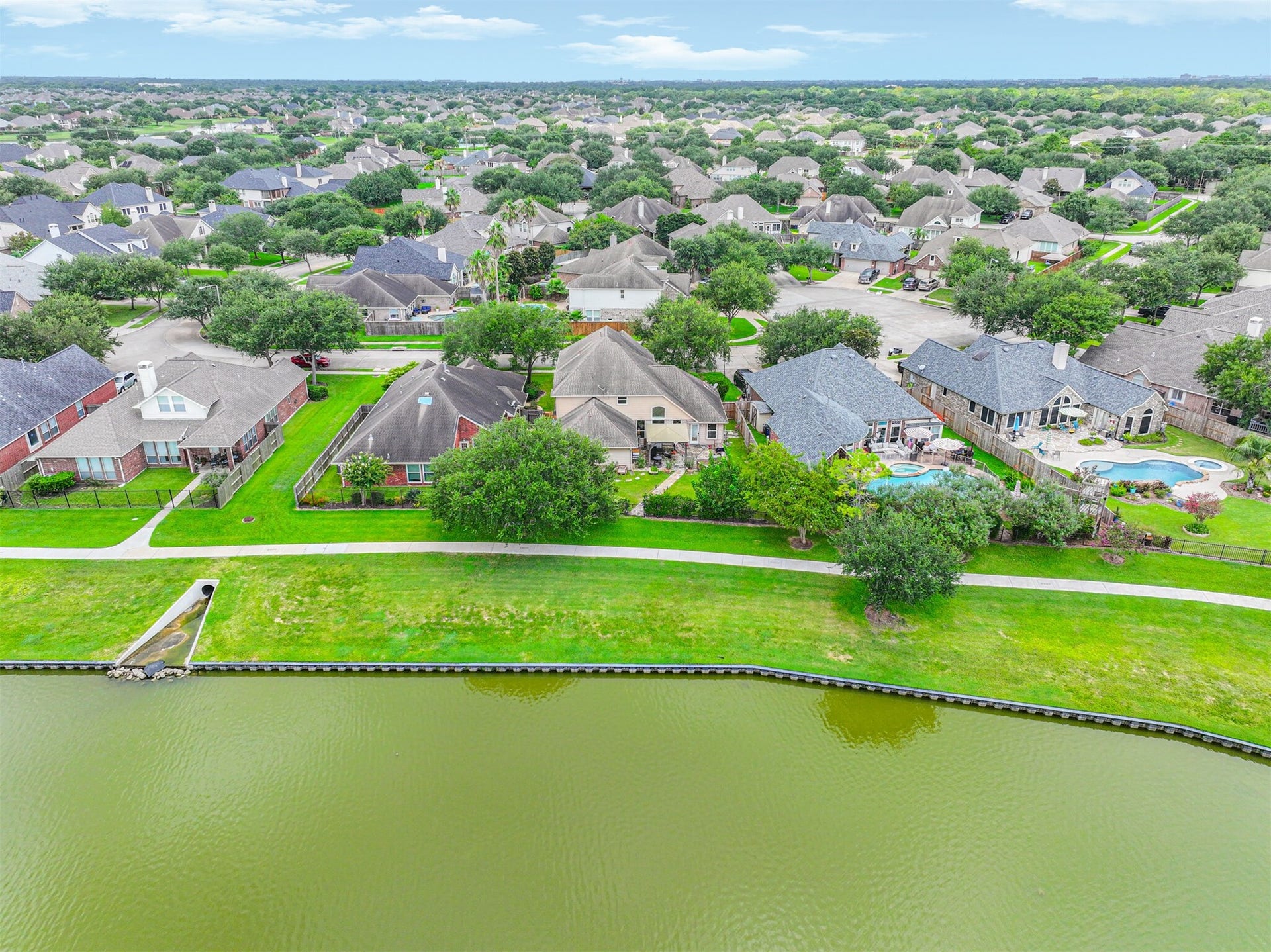 880 Shoal Pointe Lane, League City, TX 77573 880 Shoal Pointe Lane, League City, TX 77573