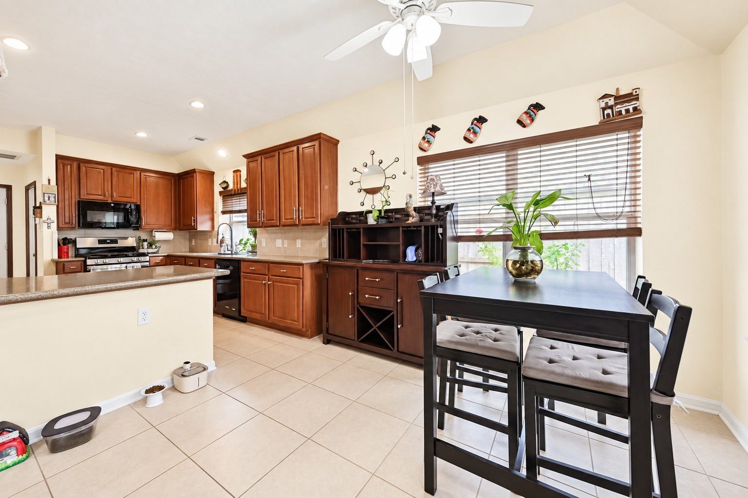 880 Shoal Pointe Lane, League City, TX 77573 880 Shoal Pointe Lane, League City, TX 77573