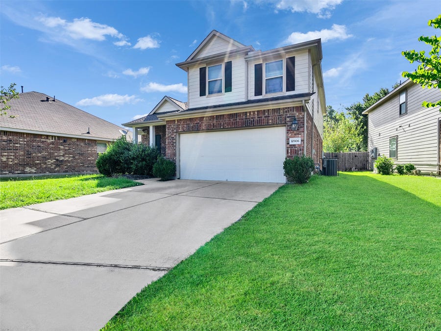 Property photo for 10906 Whistlers Cottage Ct, Houston, TX