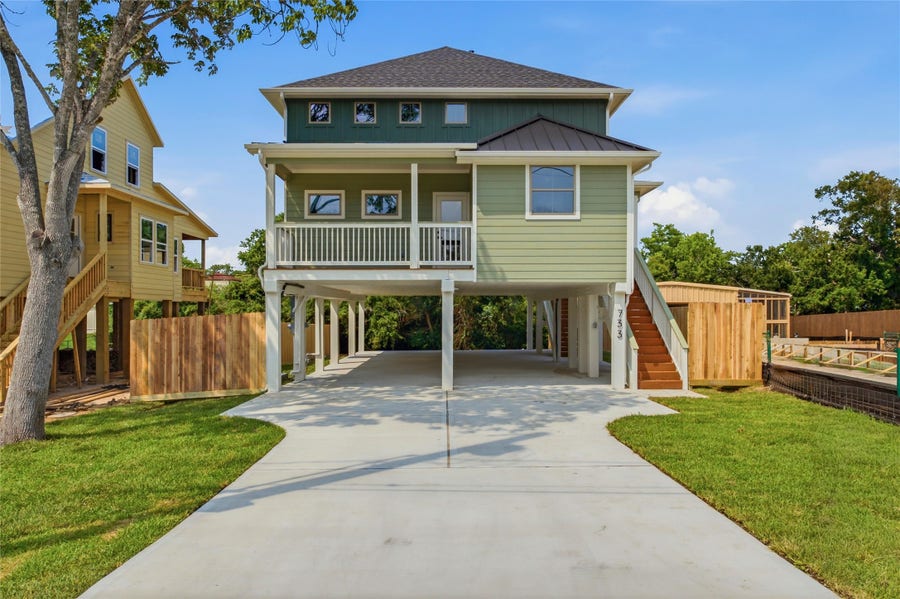 Property photo for 733 S Carroll Street, La Porte, TX