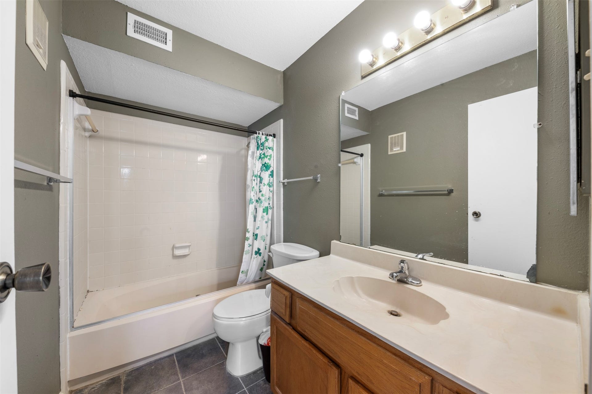 Secondary Bathroom
