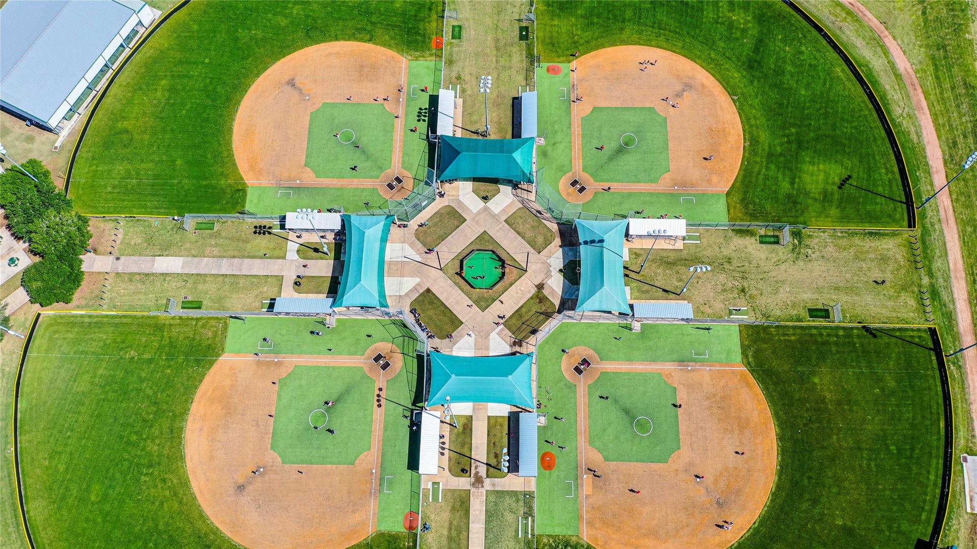 11014 Valley Fort Drive, Missouri City, TX 77459 Camp Sienna is a 160-acre sports complex field for just about every sport! Youth and adult sport leagues have access to Camp Sienna!