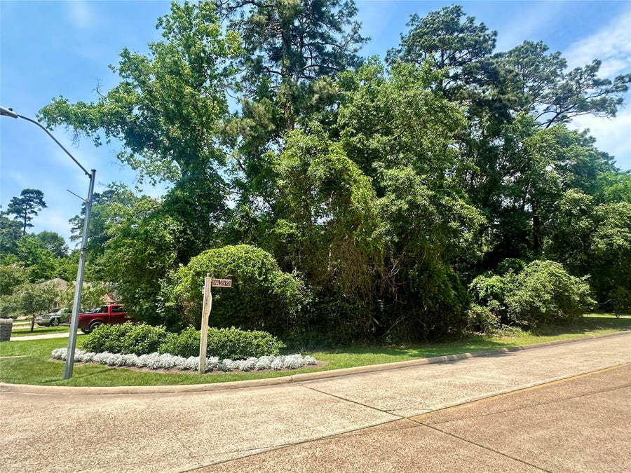 Property photo for 11302 Twain Drive, Montgomery, TX