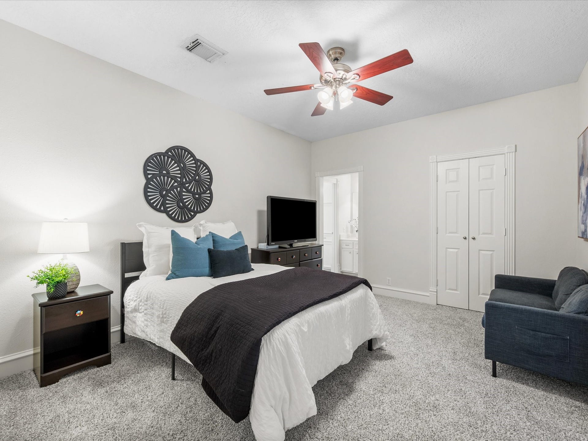 10231 Crestwater Circle, Magnolia, TX 77354 10231 Crestwater Circle, Magnolia, TX 77354